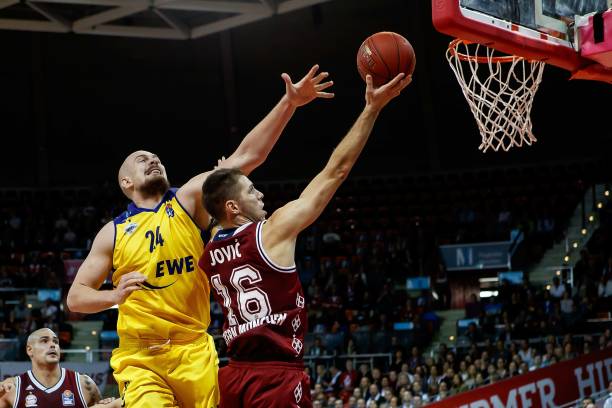 在足球战术 在足球战术